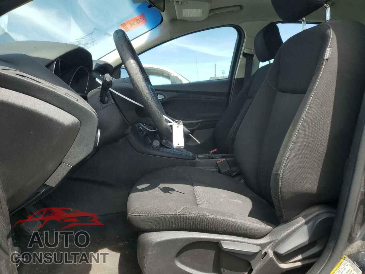 FORD FOCUS 2017 - 1FADP3F23HL232938