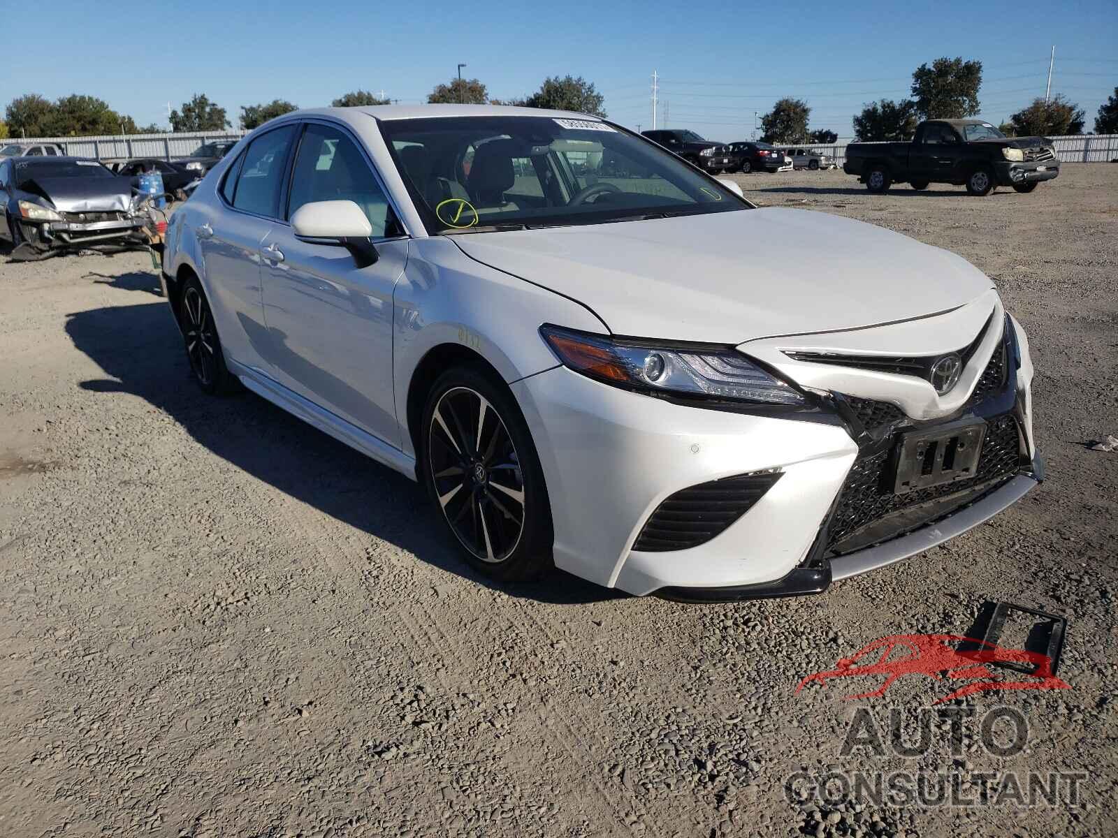 TOYOTA CAMRY 2018 - 4T1B61HK3JU041134