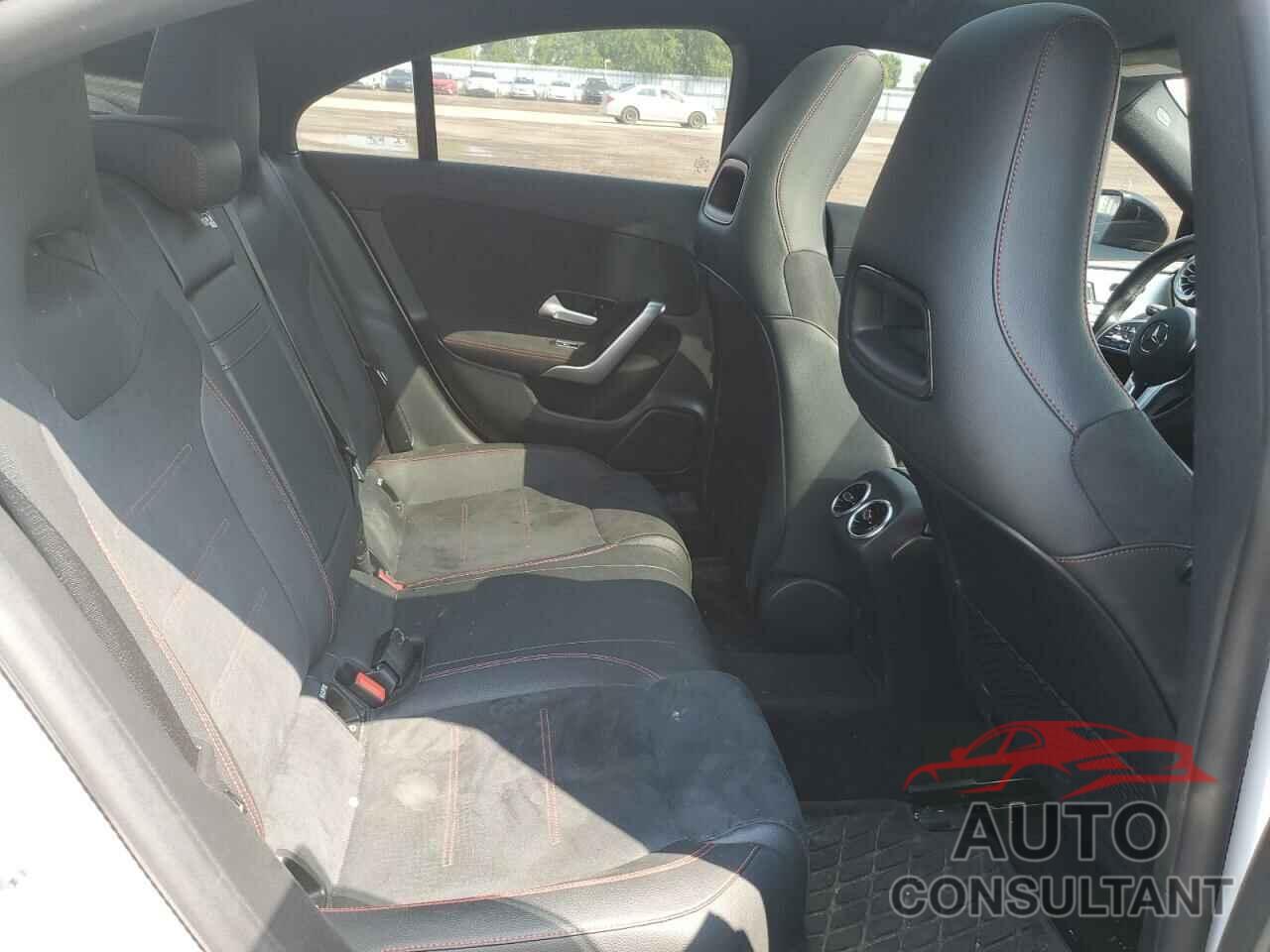 MERCEDES-BENZ CLA-CLASS 2023 - W1K5J4HB0PN345404