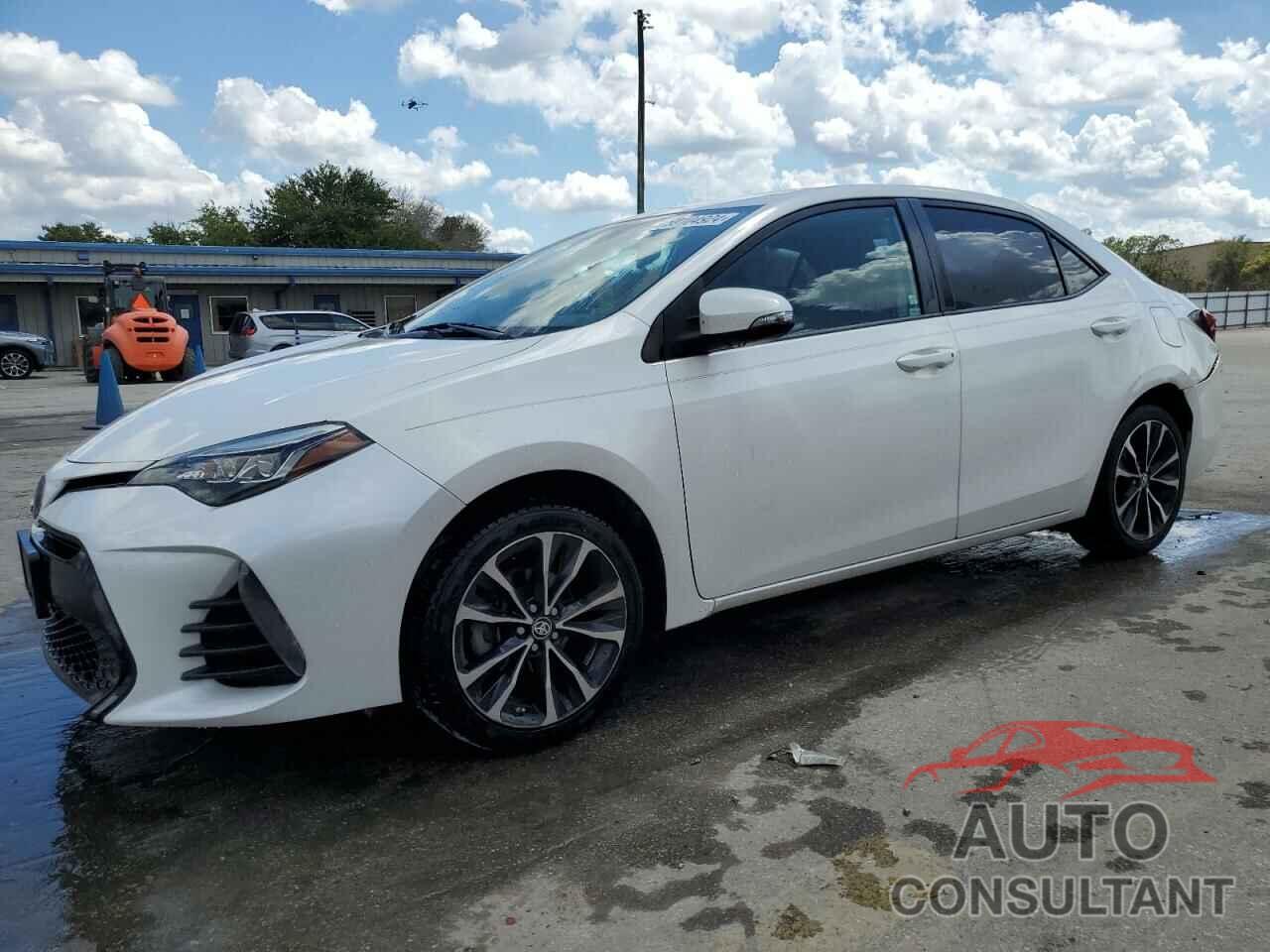 TOYOTA COROLLA 2018 - 5YFBURHE0JP824430