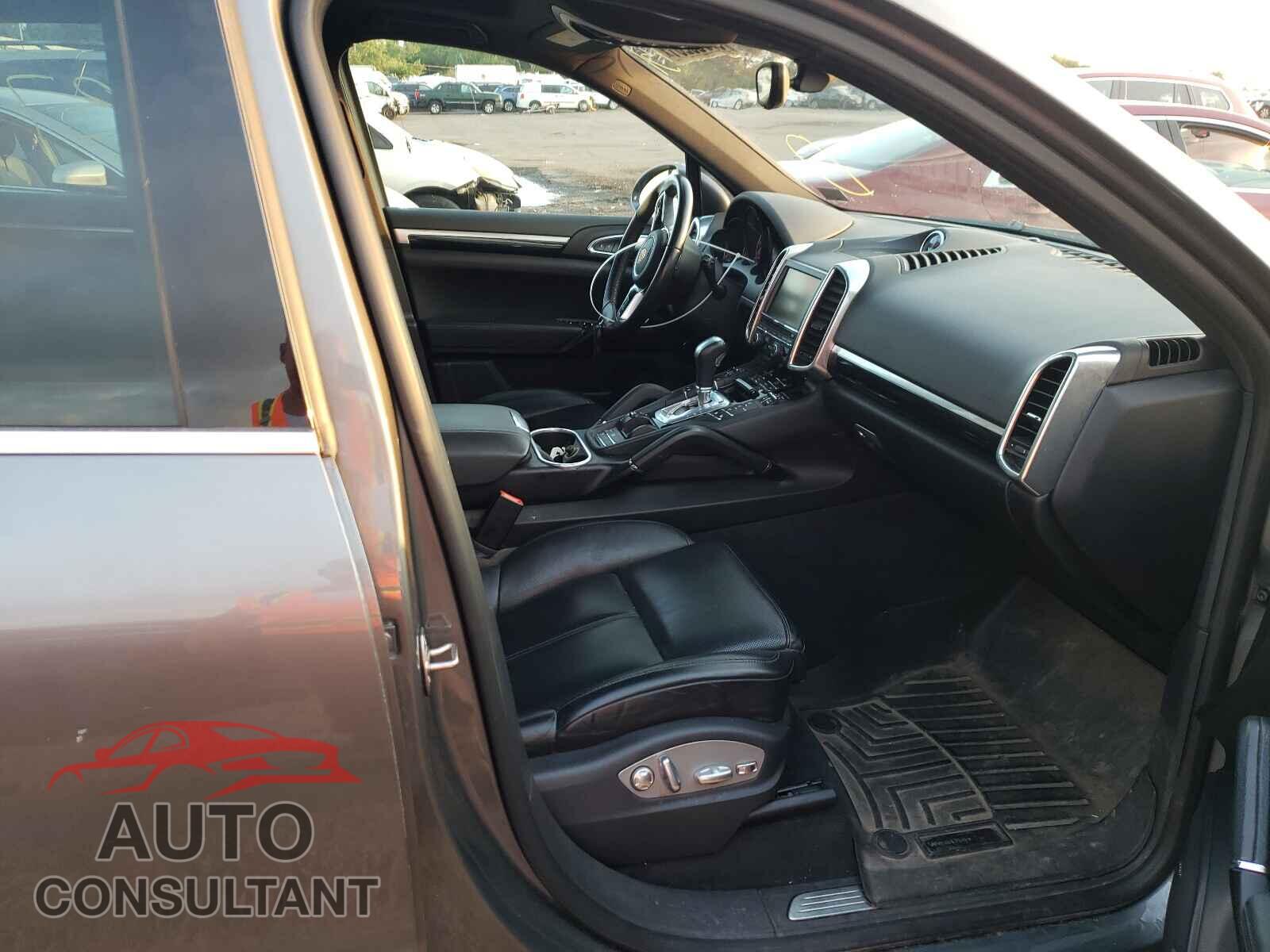 PORSCHE CAYENNE 2016 - WP1AA2A22GLA00862
