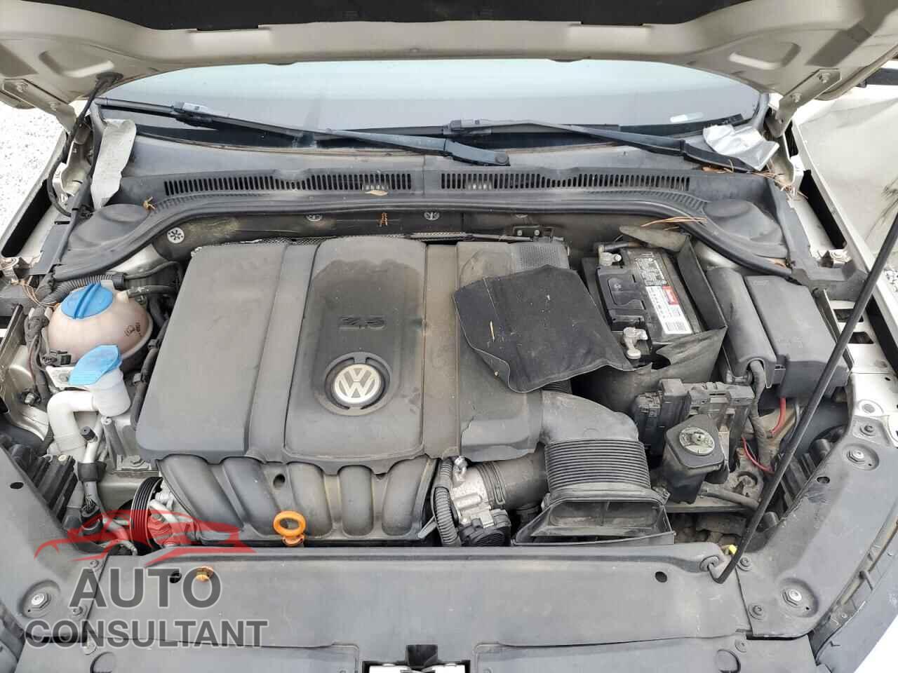 VOLKSWAGEN JETTA 2013 - 3VWDP7AJ7DM281985