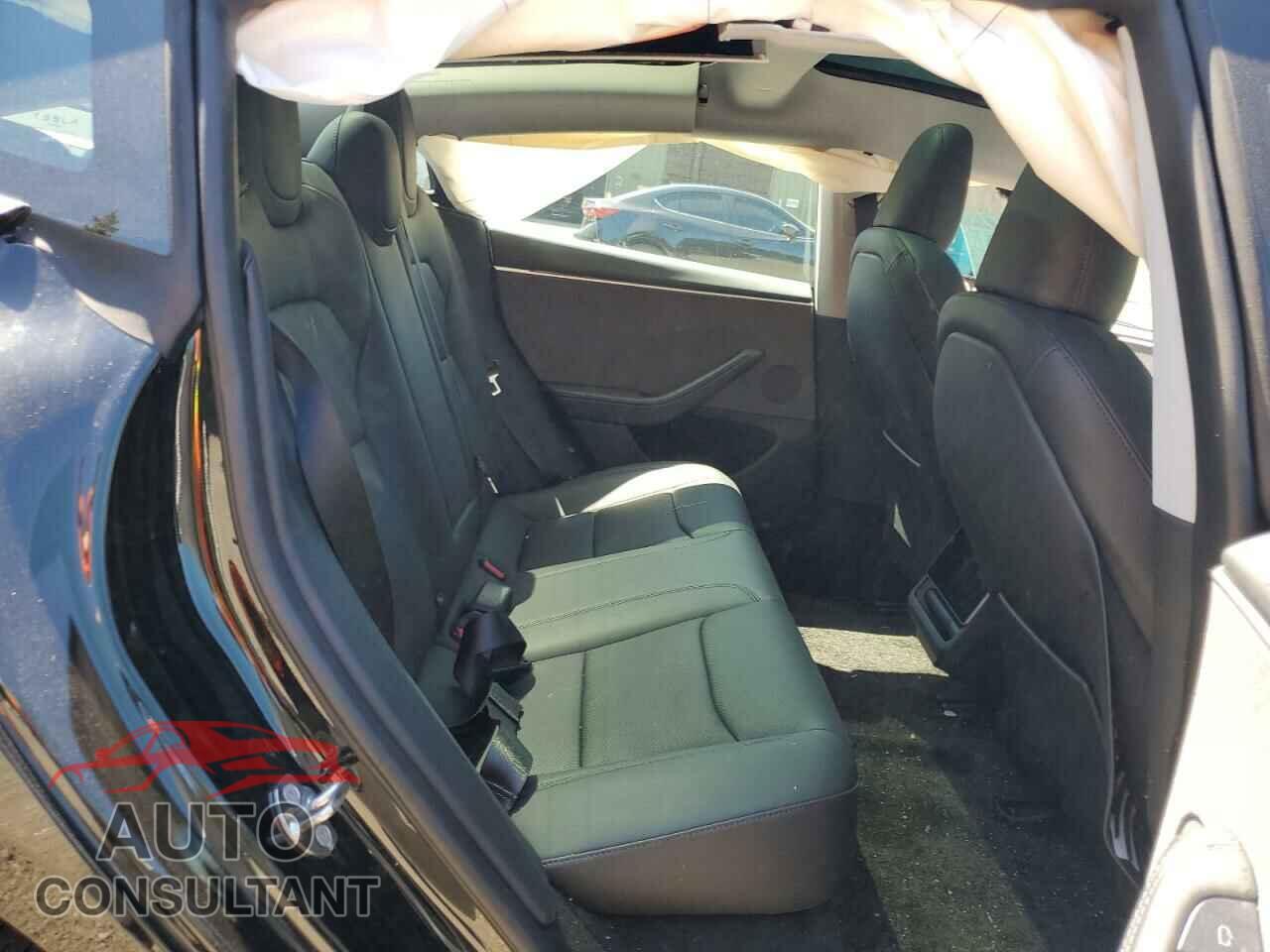 TESLA MODEL 3 2024 - 5YJ3E1EA9RF744300