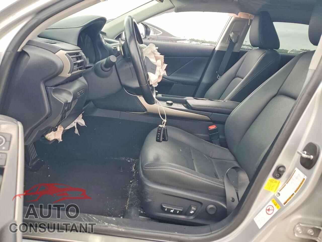 LEXUS IS 2017 - JTHBA1D29H5061237