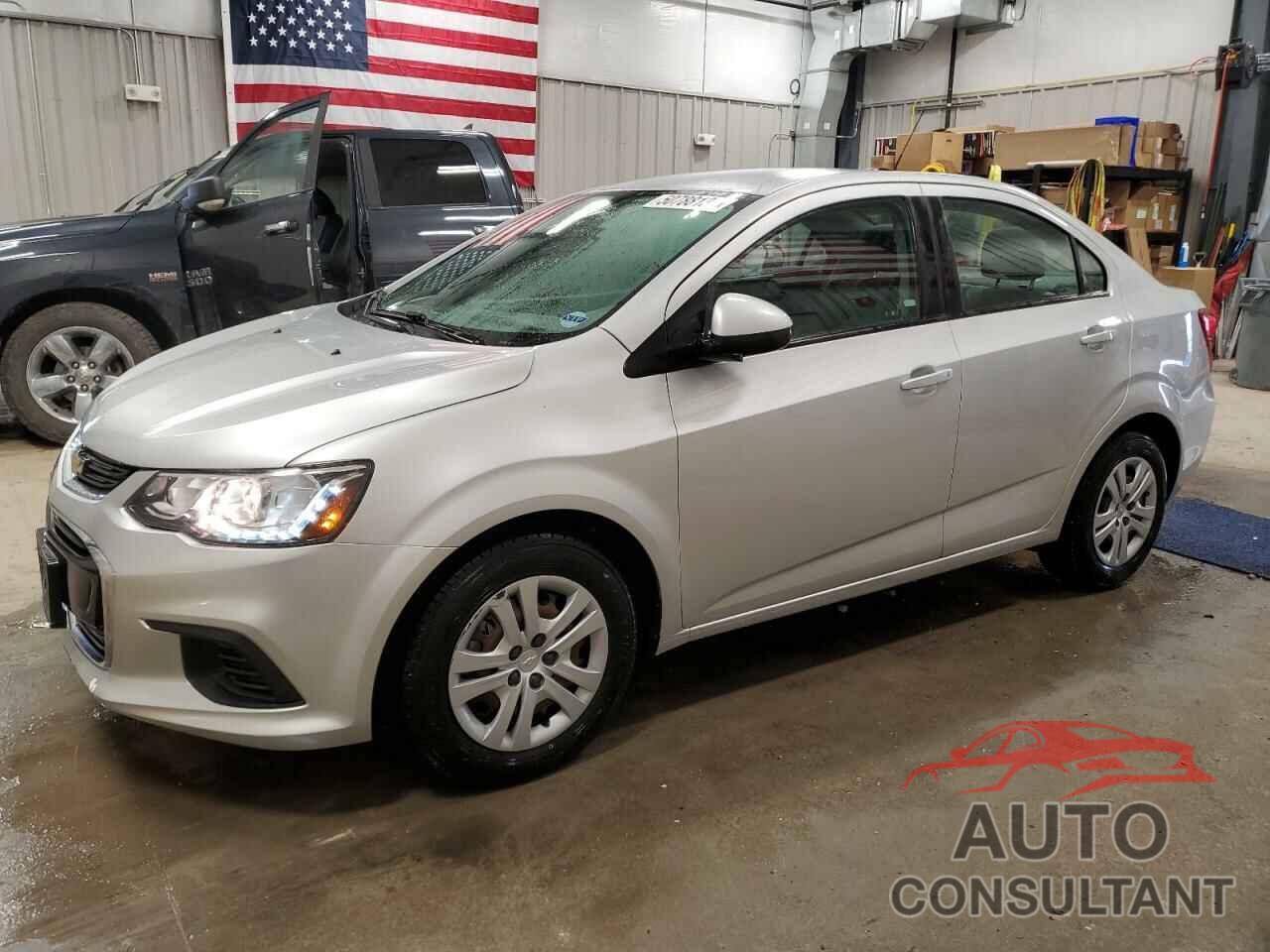 CHEVROLET SONIC 2017 - 1G1JB5SH4H4161916