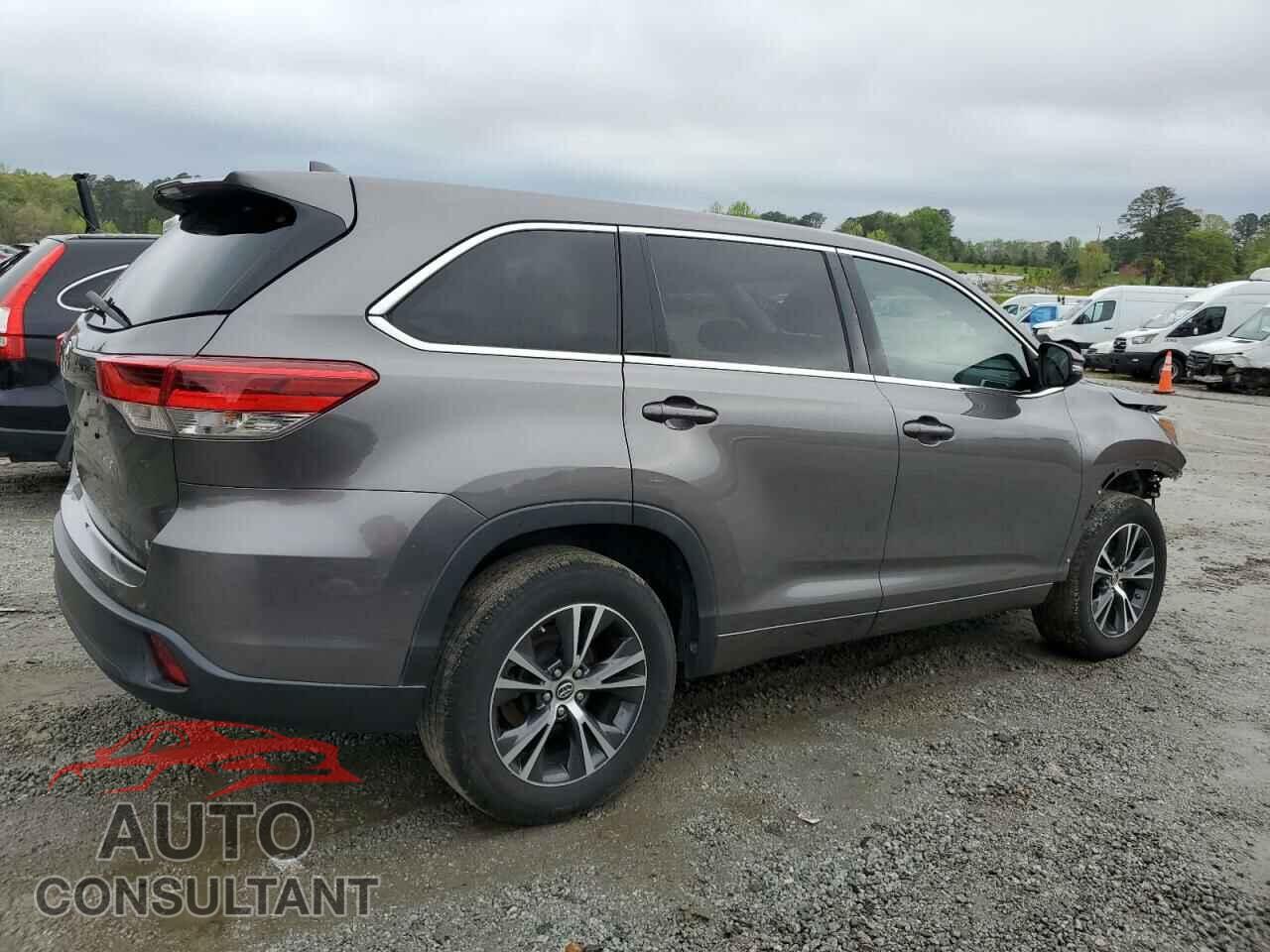 TOYOTA HIGHLANDER 2018 - 5TDZZRFH0JS272089