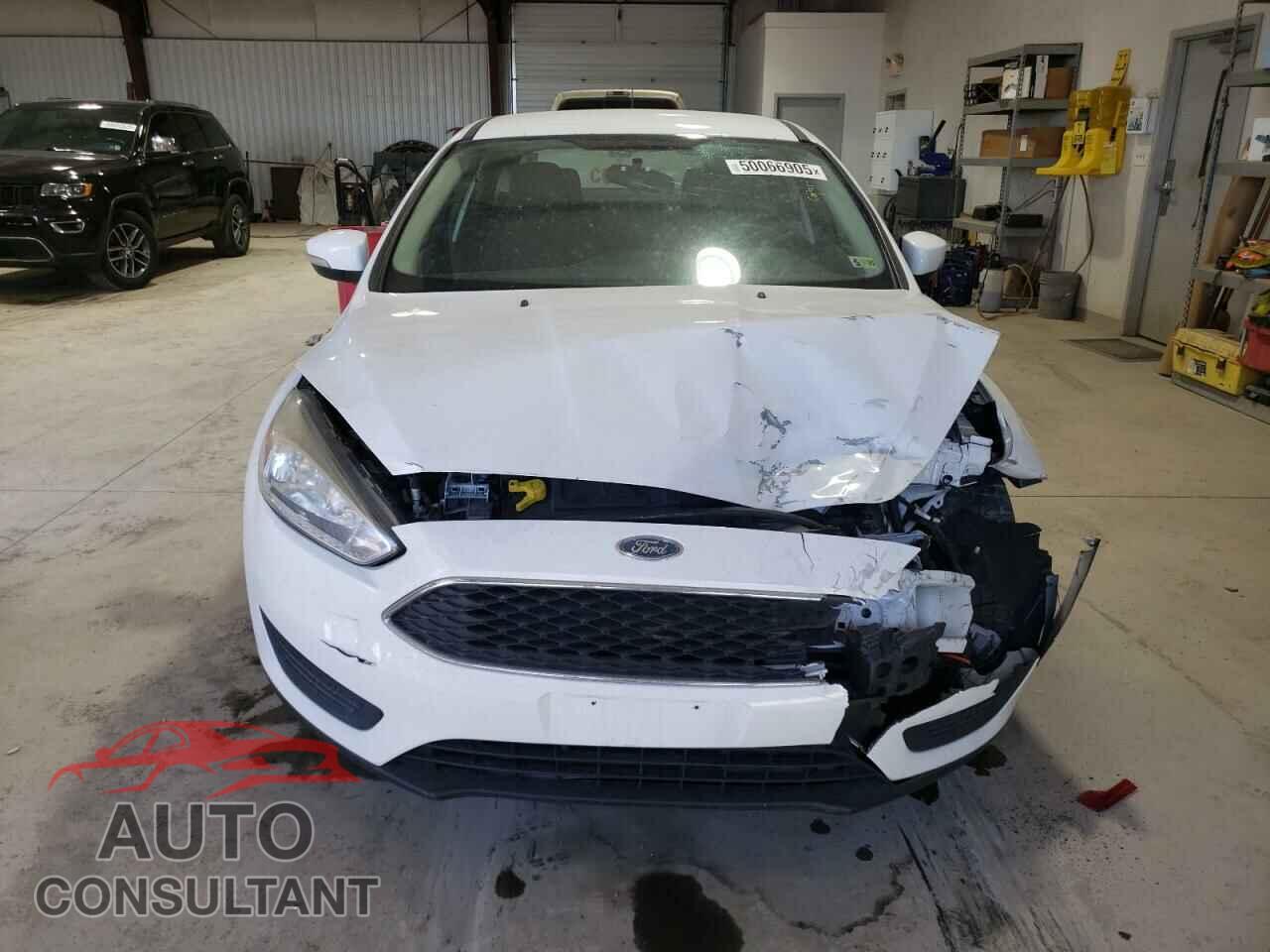 FORD FOCUS 2017 - 1FADP3F27HL334484