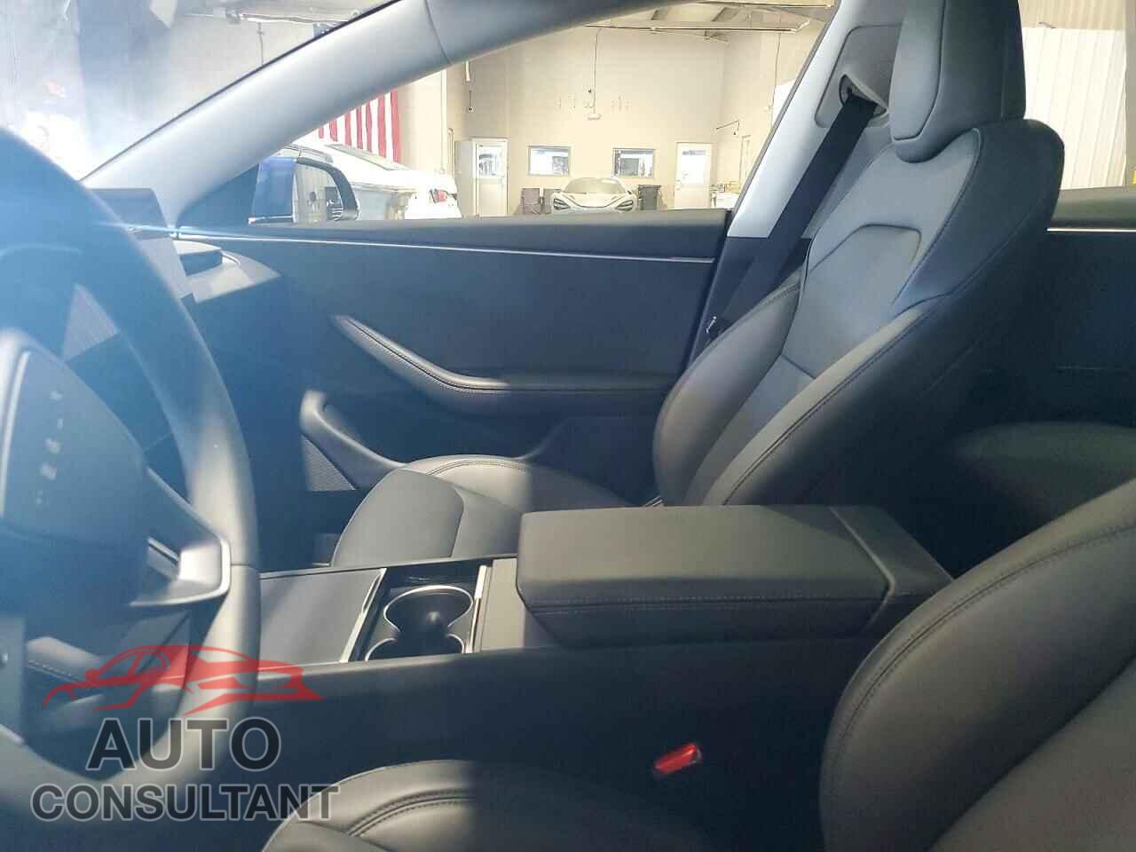 TESLA MODEL 3 2025 - 5YJ3E1EB3SF937203