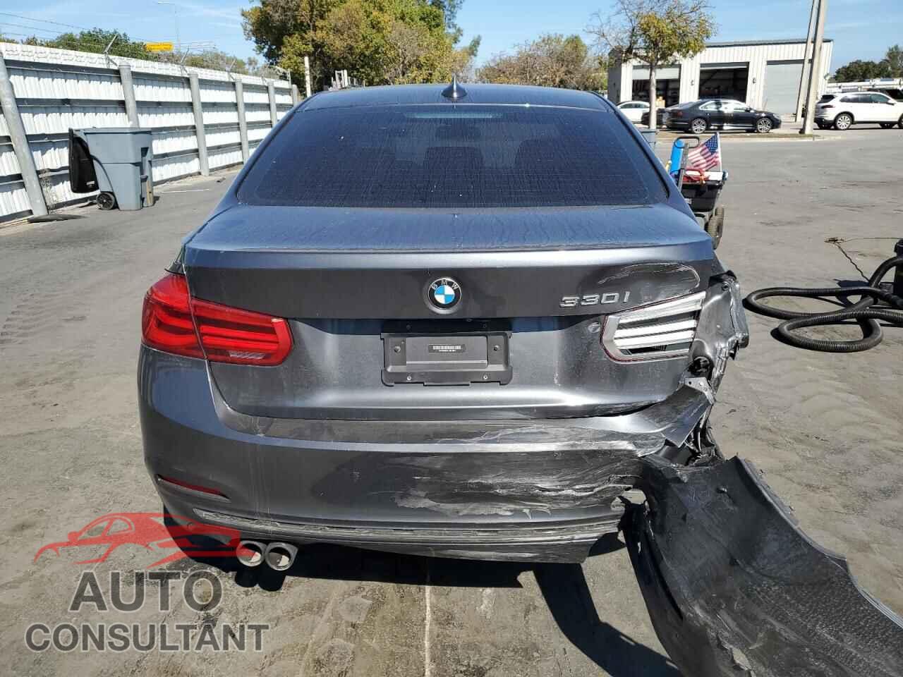 BMW 3 SERIES 2018 - WBA8B9C52JAE21884