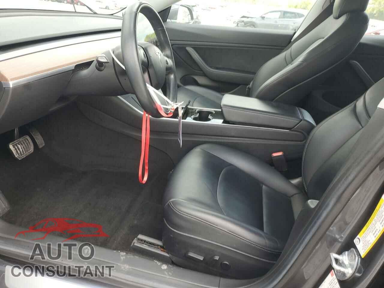 TESLA MODEL 3 2018 - 5YJ3E1EA3JF009509