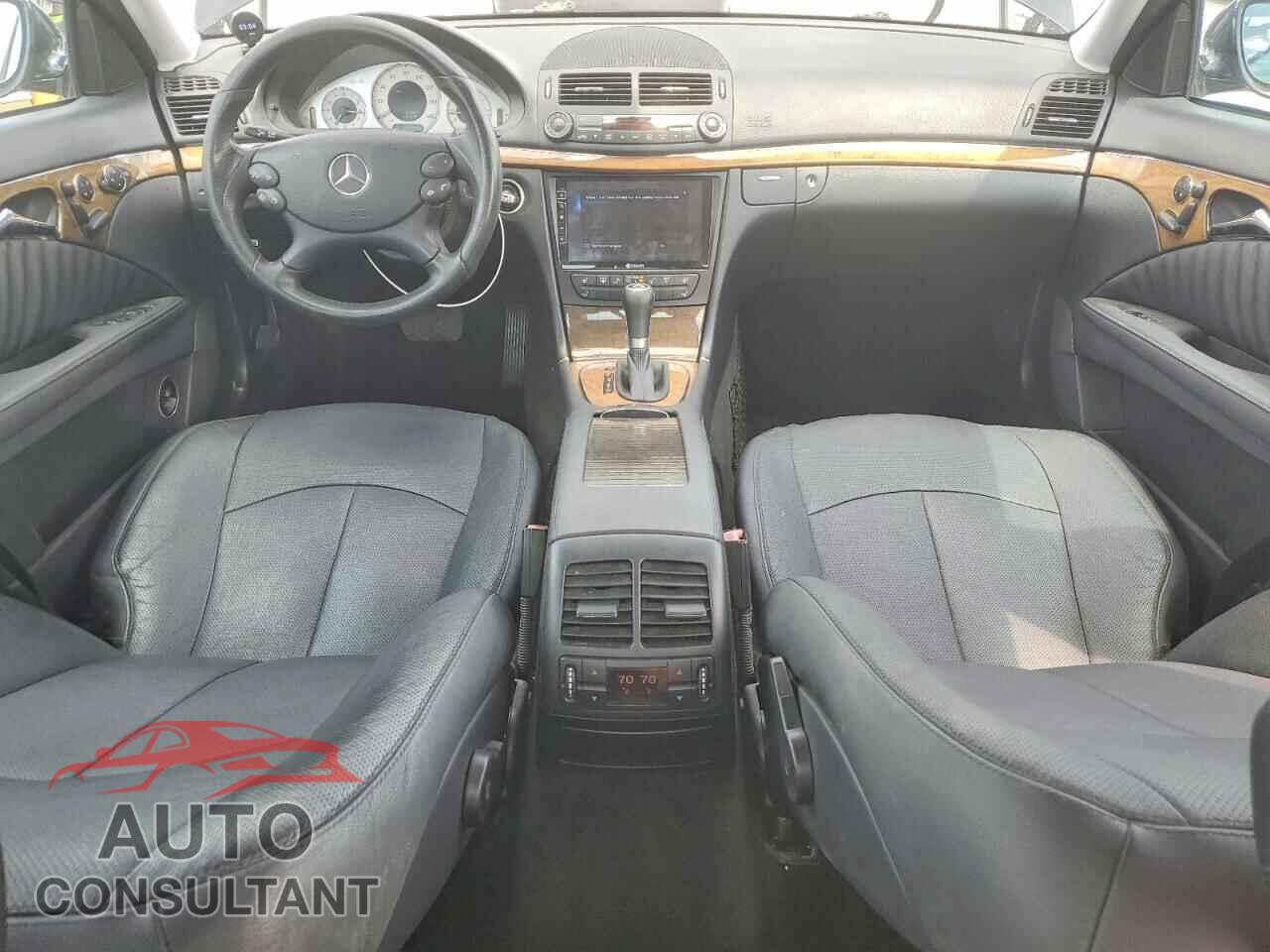 MERCEDES-BENZ E-CLASS 2009 - WDBUF72X59B400090
