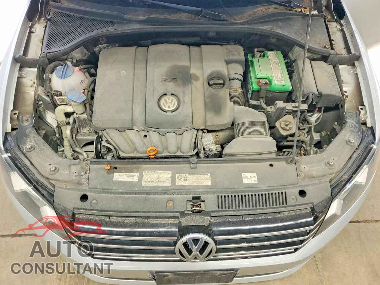VOLKSWAGEN PASSAT 2012 - 1VWAP7A32CC028707