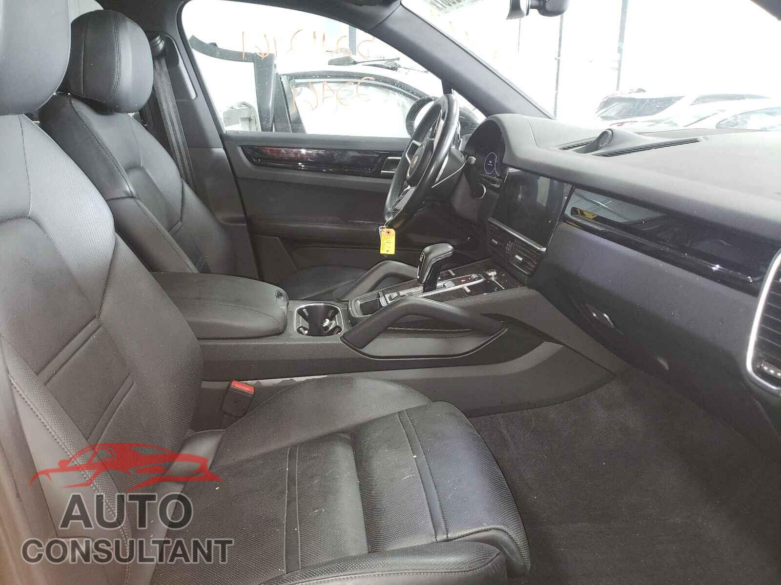 PORSCHE CAYENNE 2019 - WP1AA2AY0KDA10880