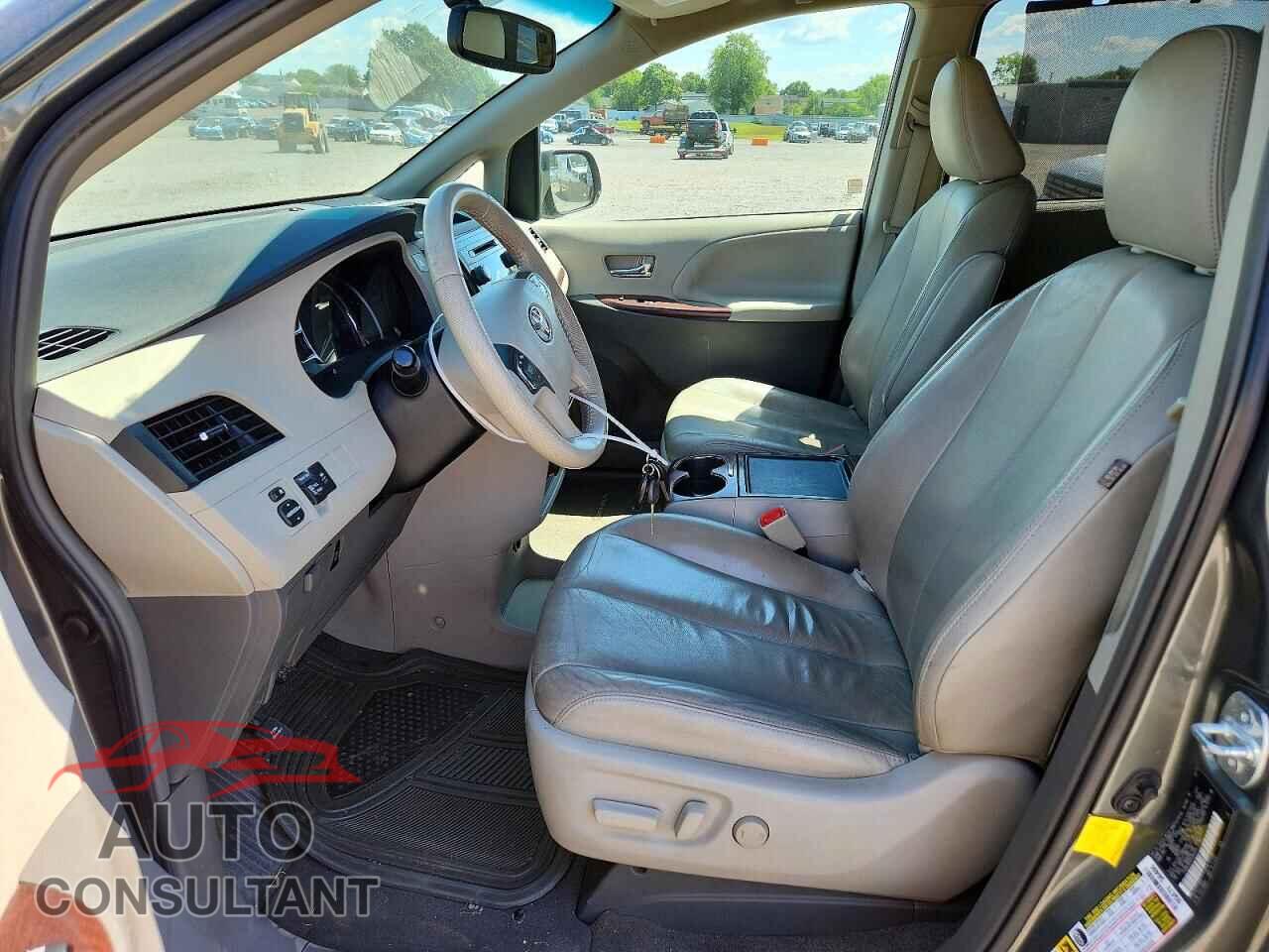 TOYOTA SIENNA 2012 - 5TDDK3DC2CS044374
