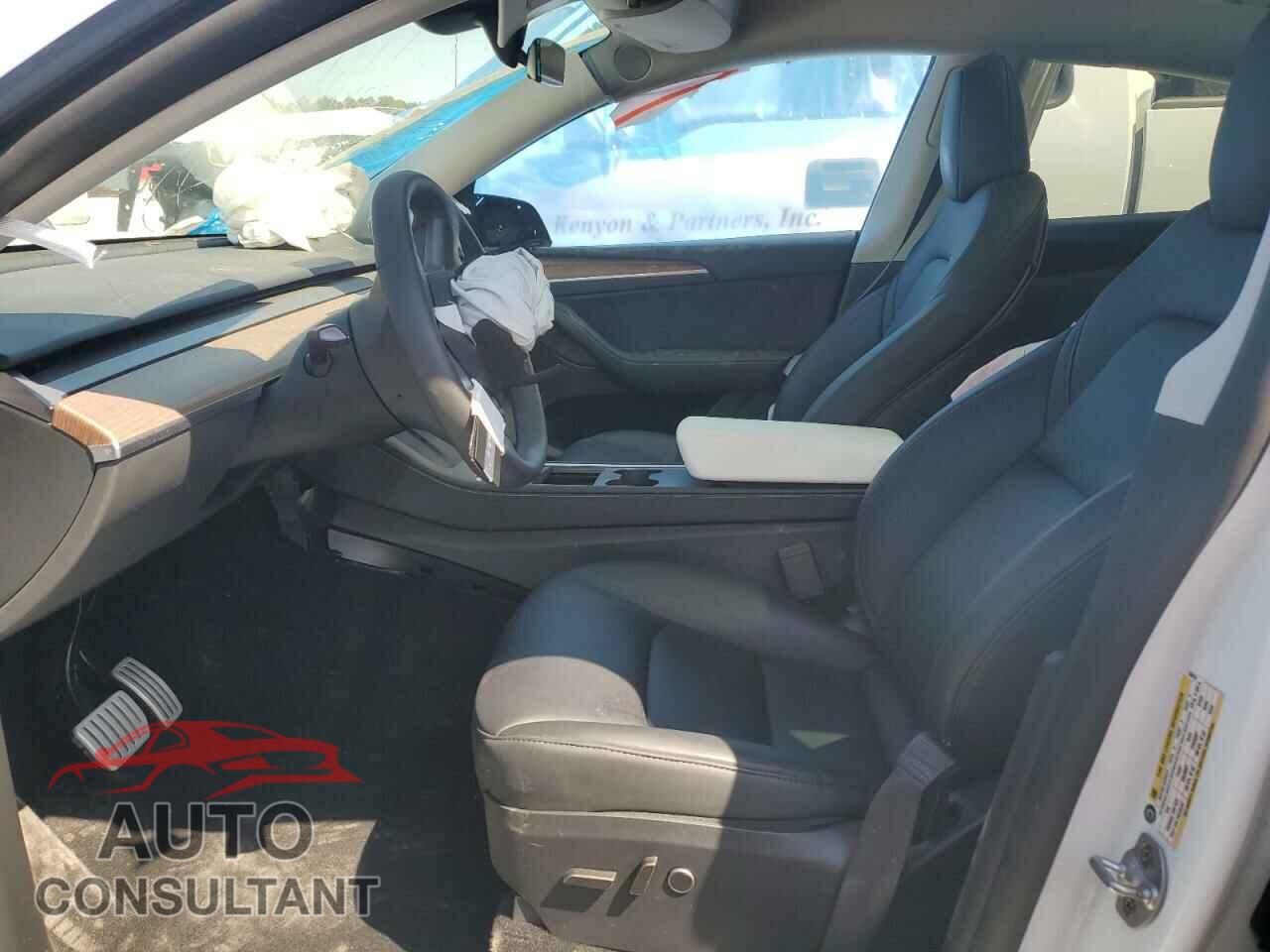 TESLA MODEL Y 2024 - 7SAYGDEF4RF064210