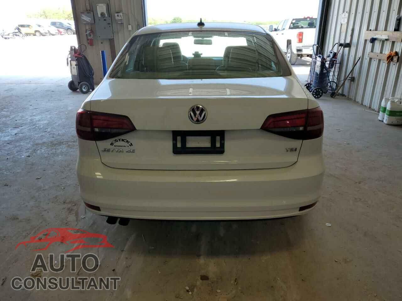 VOLKSWAGEN JETTA 2017 - 3VWDB7AJ1HM404619