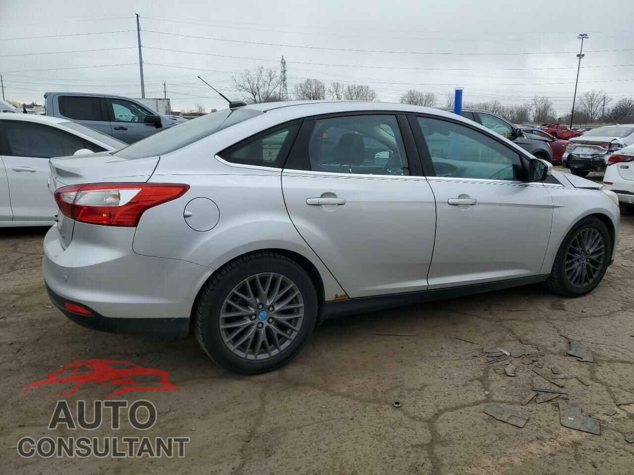 FORD FOCUS 2012 - 1FAHP3H28CL266915