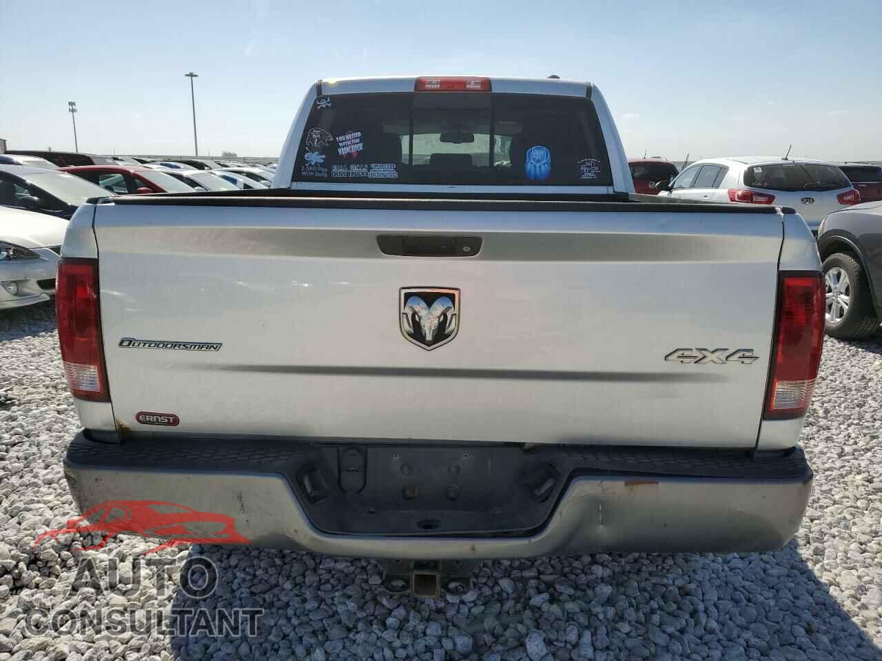 DODGE RAM 1500 2012 - 1C6RD7LT3CS247653