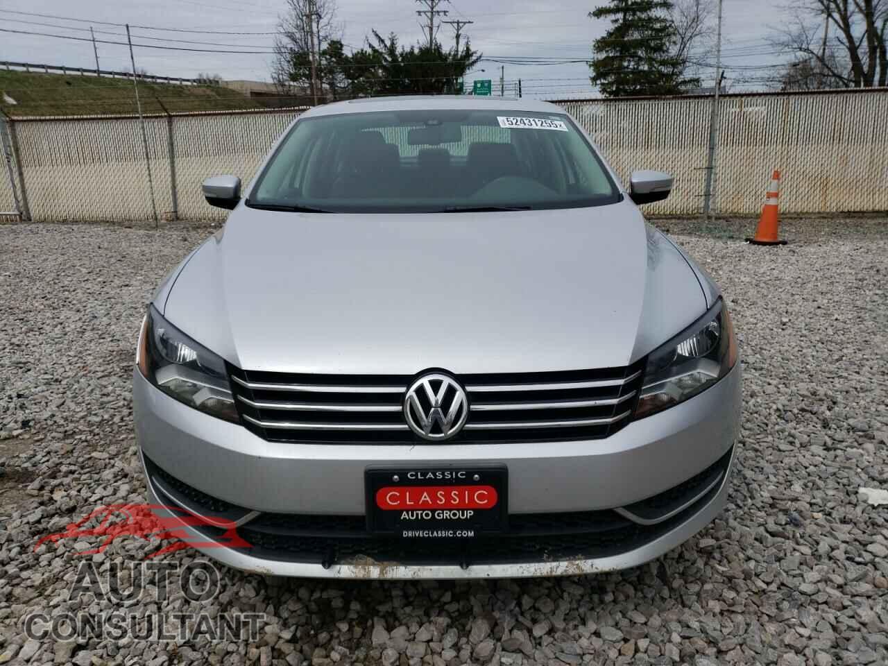 VOLKSWAGEN PASSAT 2014 - 1VWBP7A30EC003652