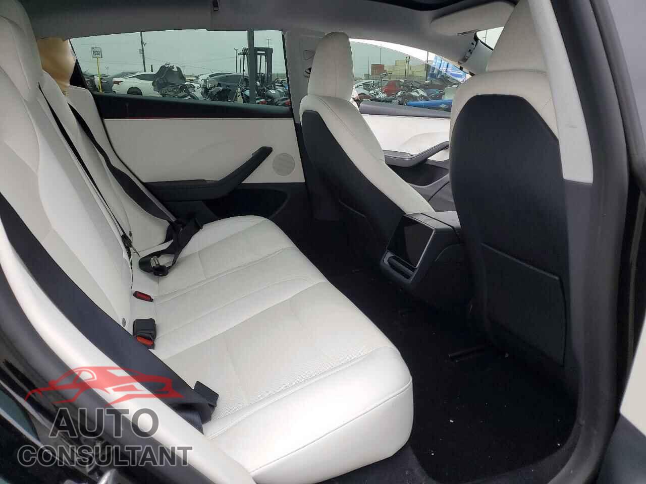 TESLA MODEL 3 2024 - 5YJ3E1EA5RF829909