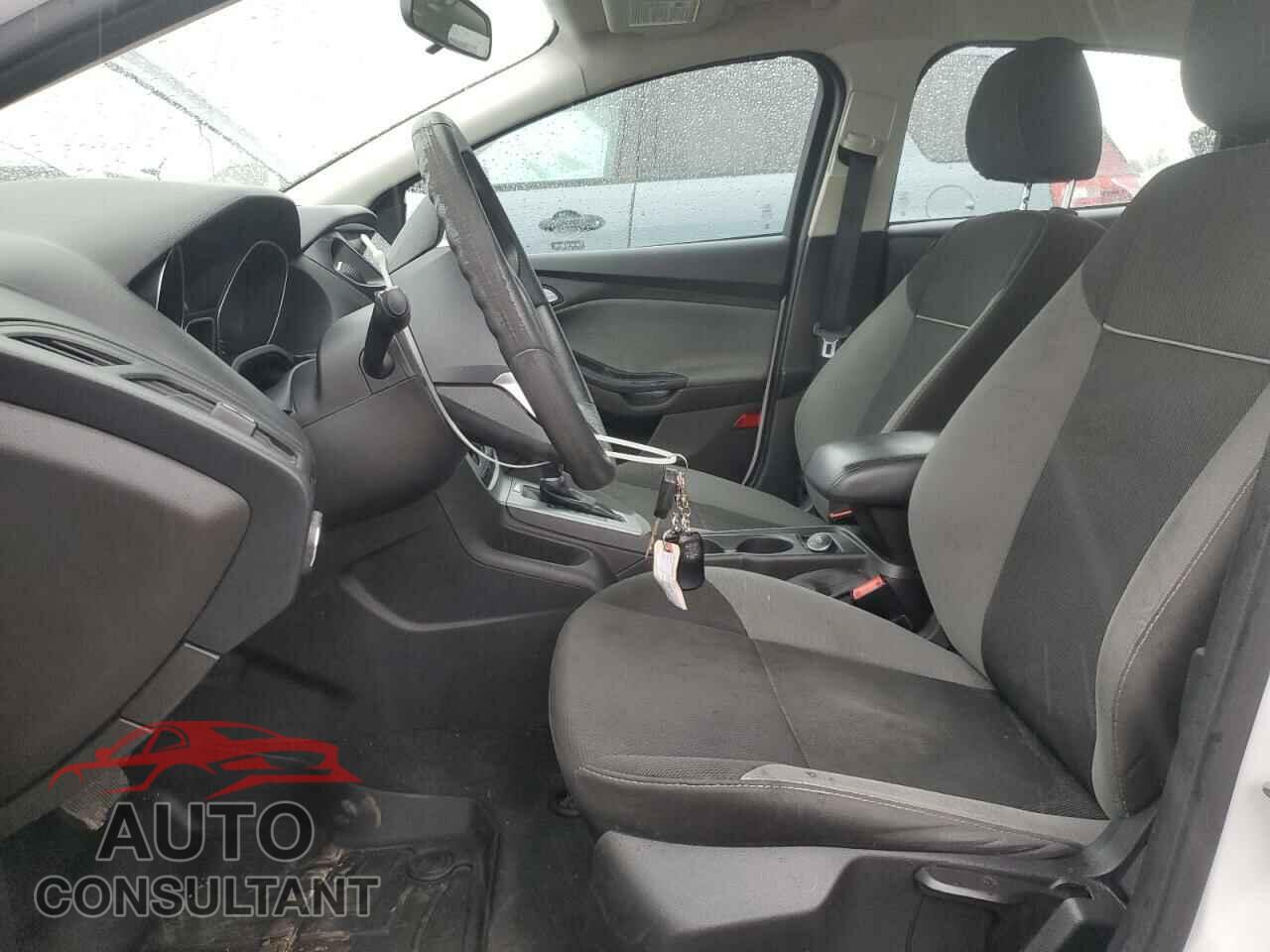FORD FOCUS 2014 - 1FADP3F22EL213955