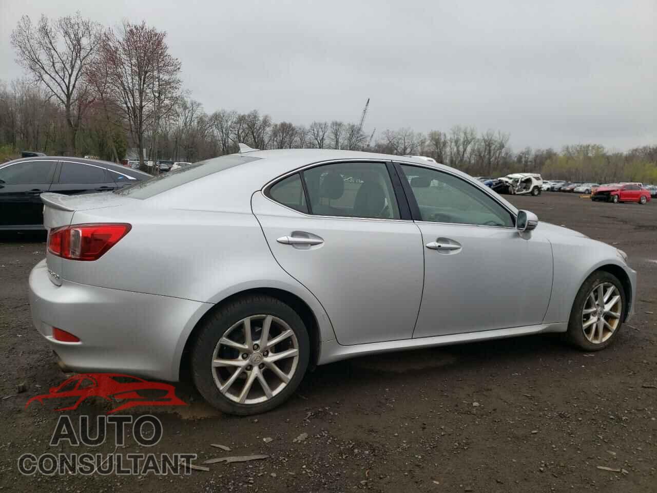 LEXUS IS 2011 - JTHCF5C27B5044801