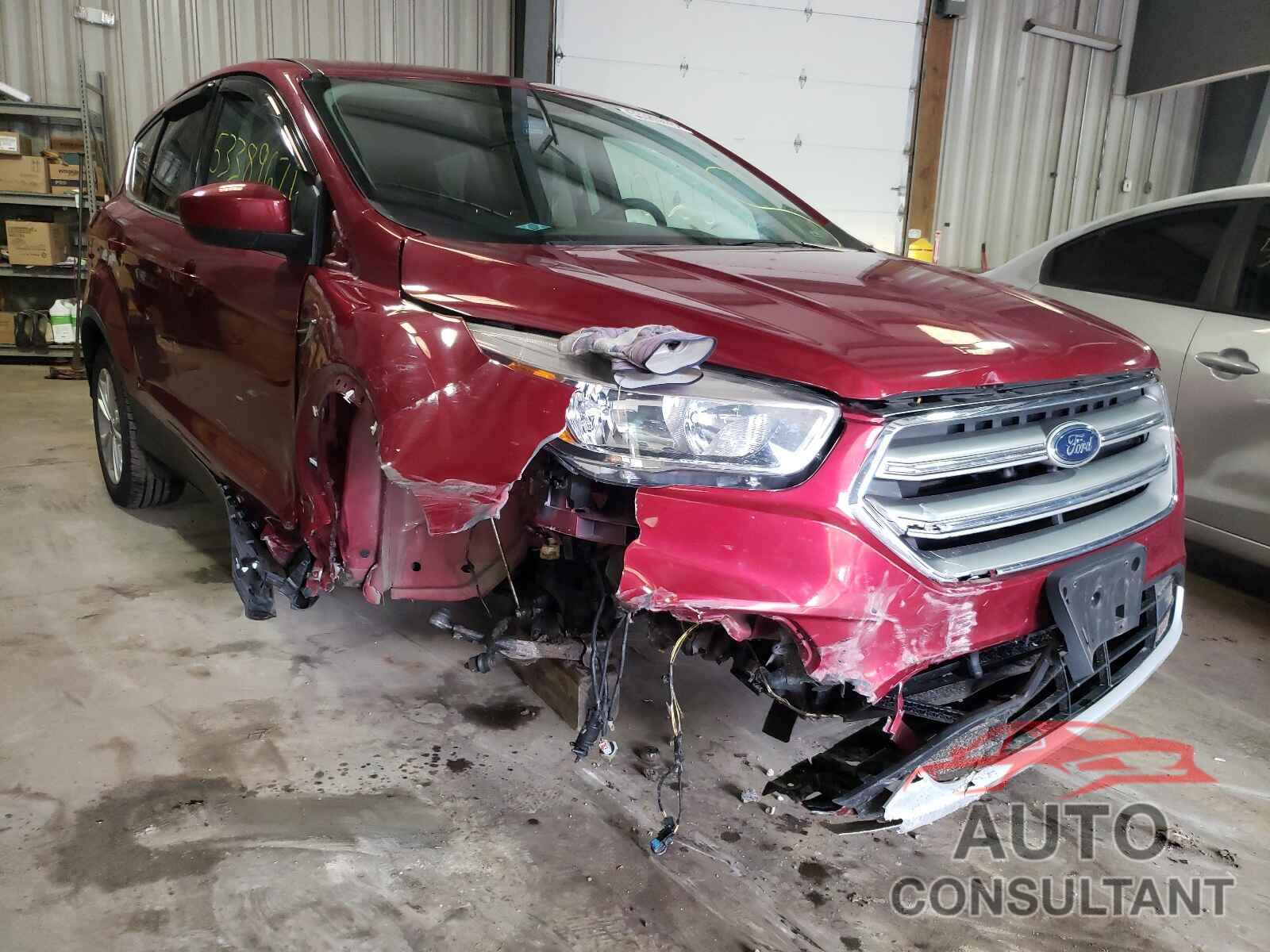 FORD ESCAPE 2017 - 1FMCU9GD7HUC63200