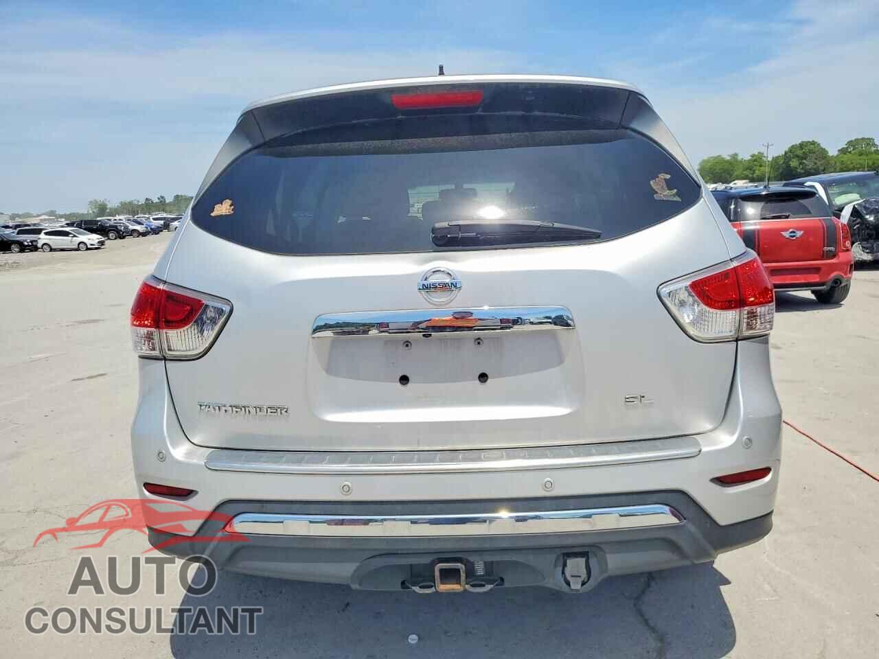 NISSAN PATHFINDER 2013 - 5N1AR2MN3DC647357