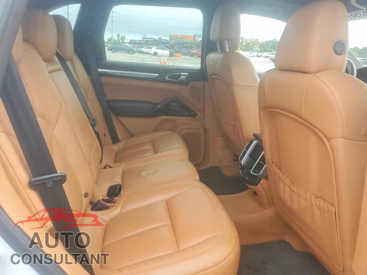 PORSCHE CAYENNE 2015 - WP1AB2A27FLA61149