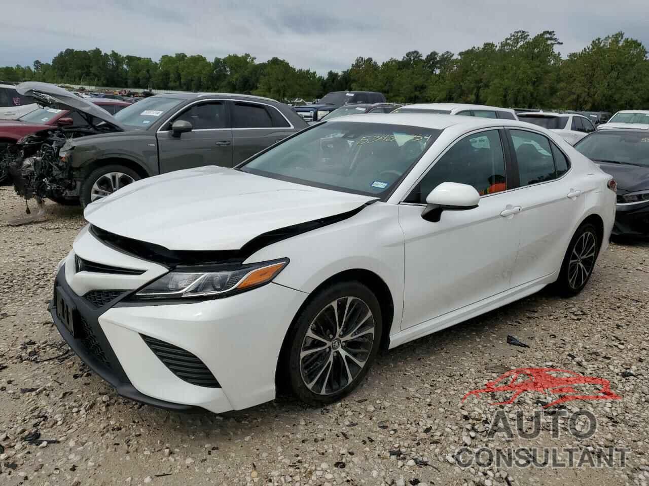 TOYOTA CAMRY 2018 - 4T1B11HK4JU136879