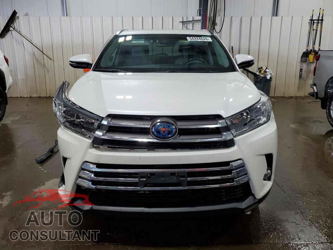 TOYOTA HIGHLANDER 2018 - 5TDDGRFH1JS041931