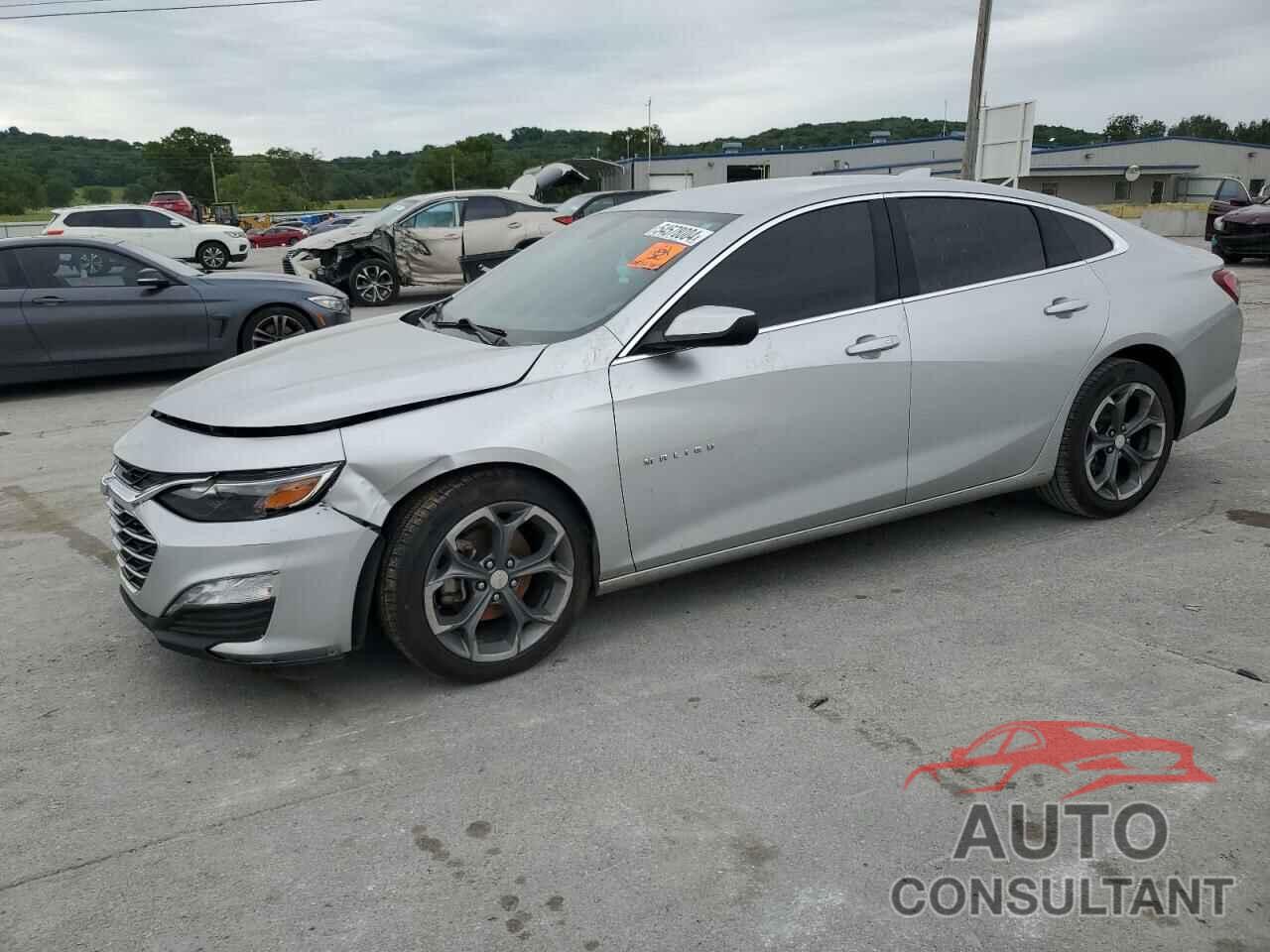 CHEVROLET MALIBU 2021 - 1G1ZD5ST4MF043980