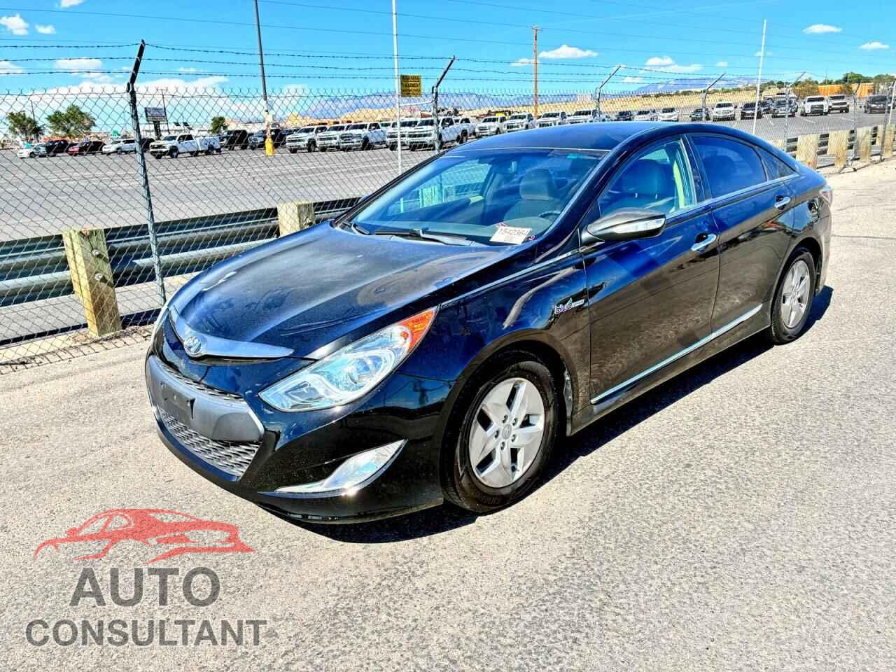 HYUNDAI SONATA 2012 - KMHEC4A46CA045671