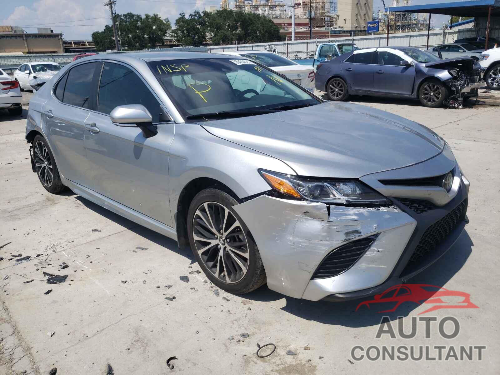 TOYOTA CAMRY 2018 - 4T1B11HK1JU598994