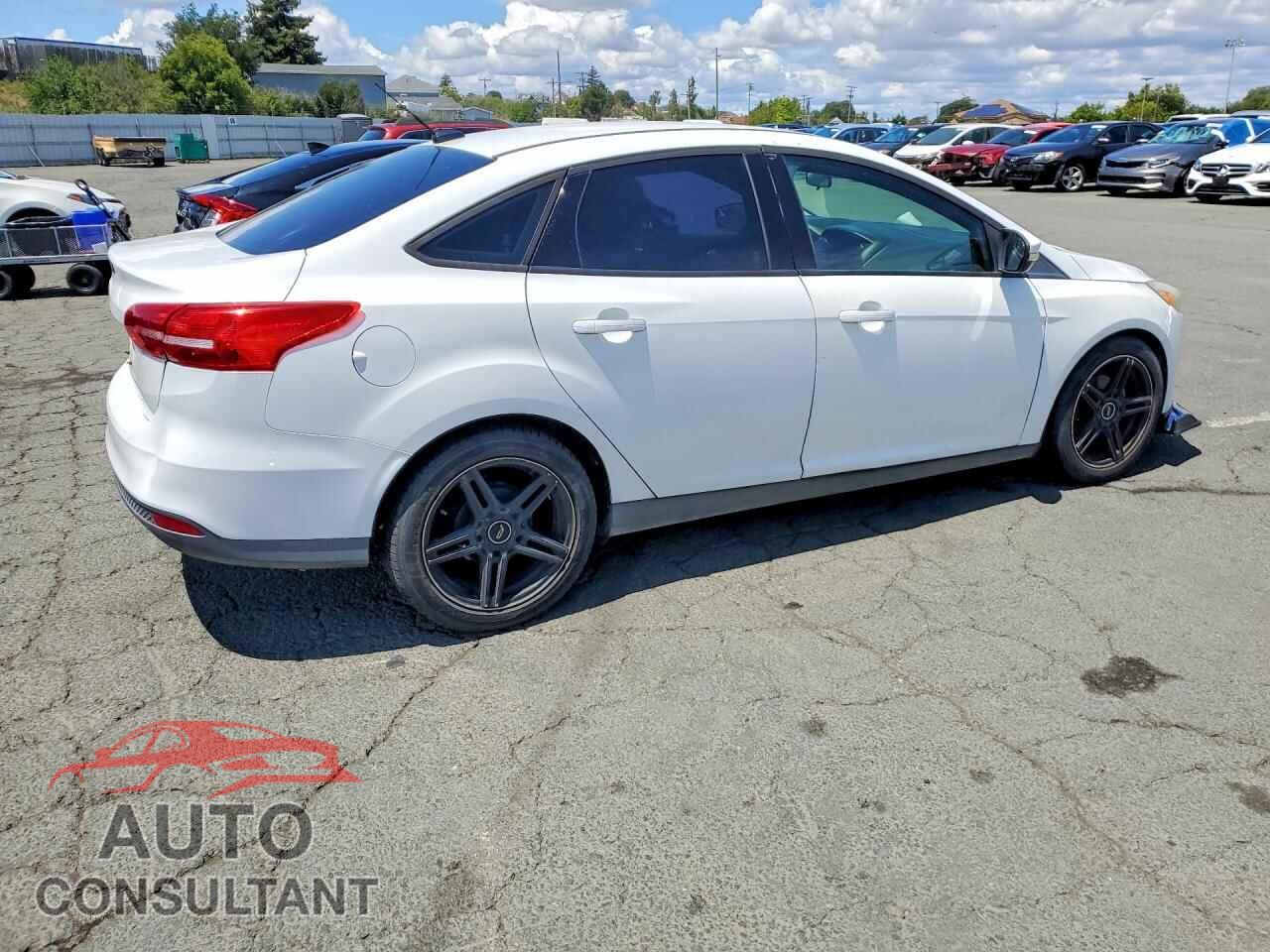 FORD FOCUS 2015 - 1FADP3F28FL263664
