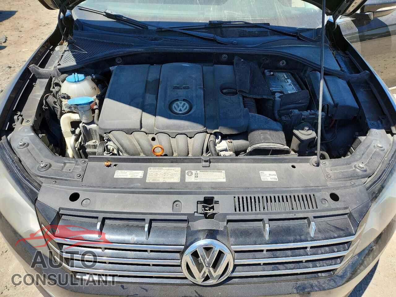 VOLKSWAGEN PASSAT 2012 - 1VWCP7A32CC028229