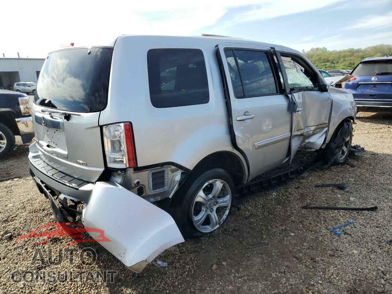 HONDA PILOT 2015 - 5FNYF4H61FB003002
