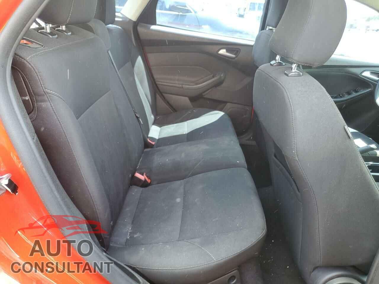 FORD FOCUS 2016 - 1FADP3K27GL290216