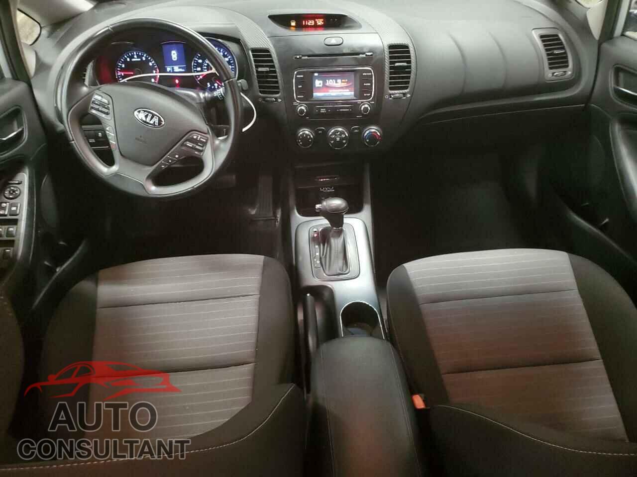 KIA FORTE 2015 - KNAFX5A84F5318316