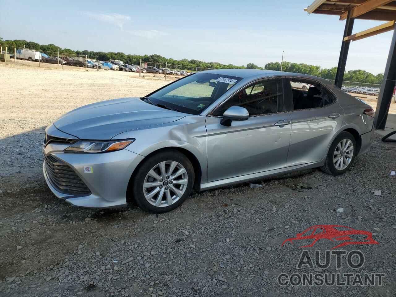 TOYOTA CAMRY 2018 - 4T1B11HK0JU002306