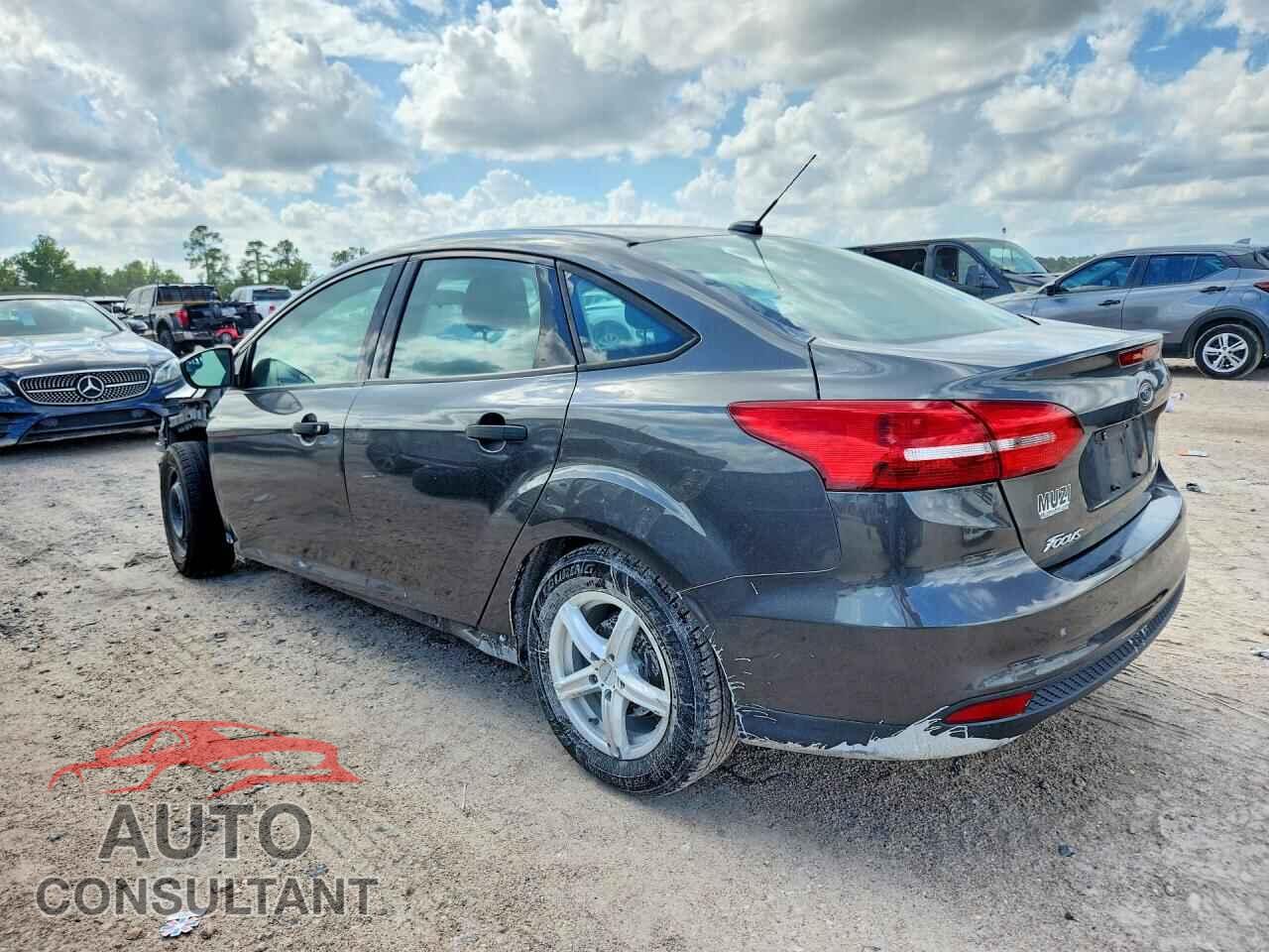FORD FOCUS 2018 - 1FADP3E23JL233756