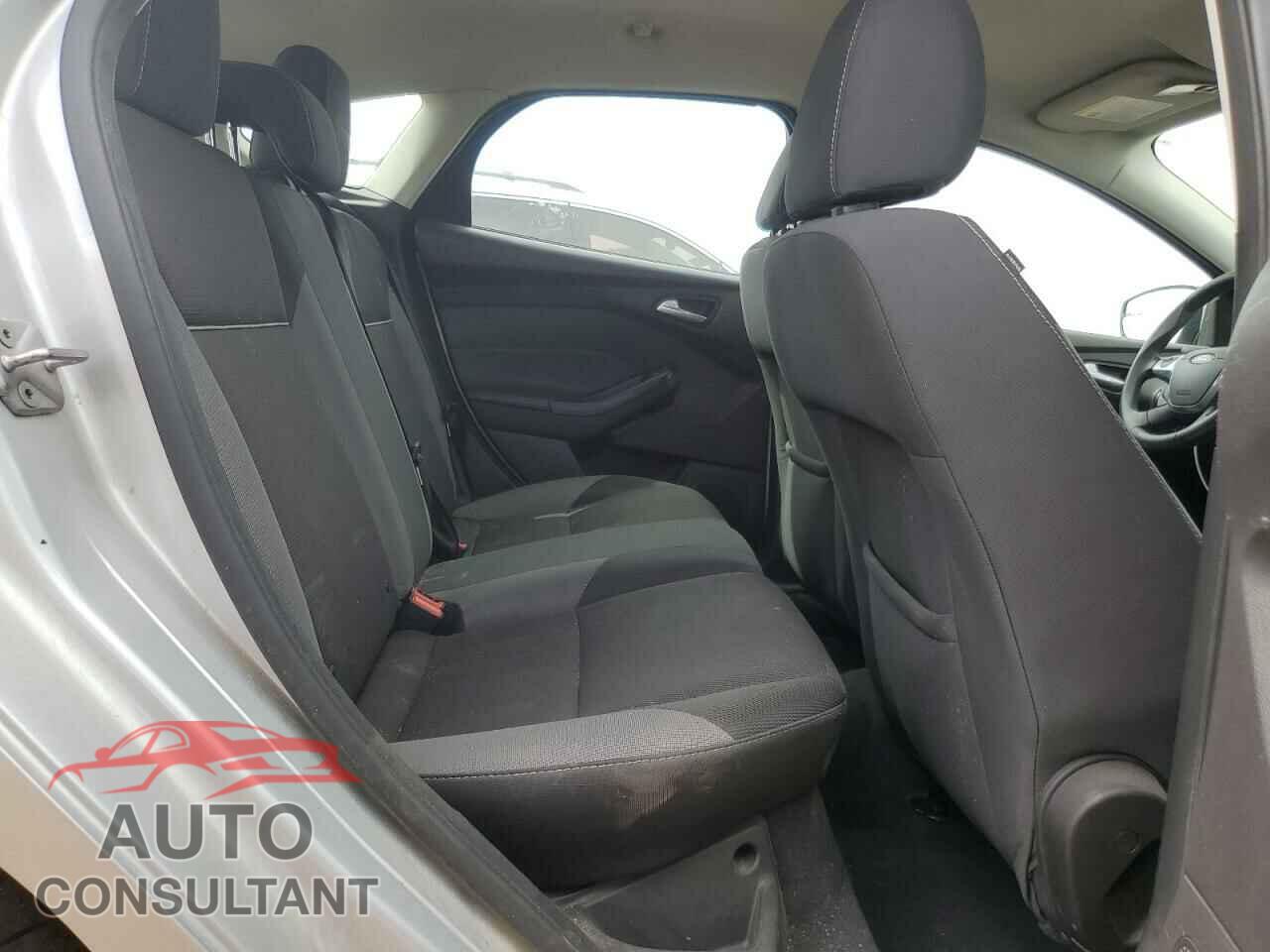 FORD FOCUS 2014 - 1FADP3K2XEL110319