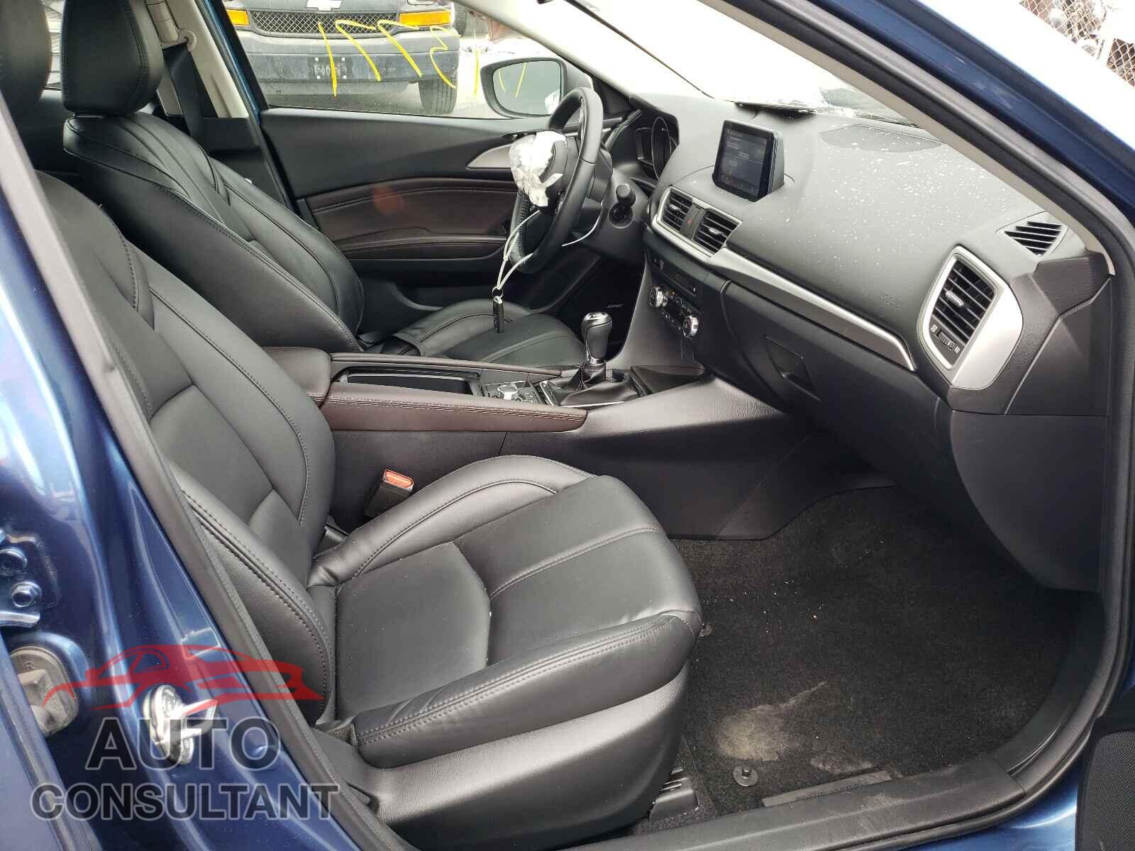 MAZDA 3 2018 - 3MZBN1L35JM257687