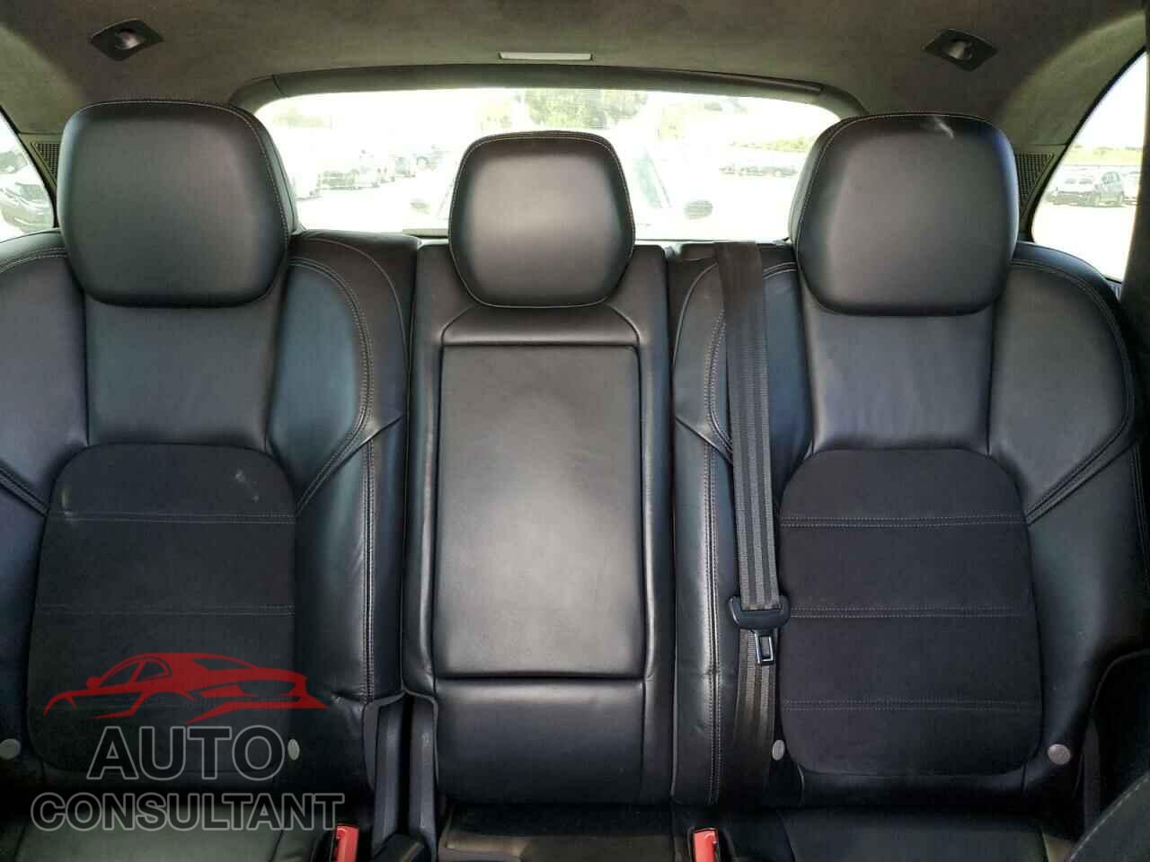 PORSCHE CAYENNE 2013 - WP1AD2A27DLA75169