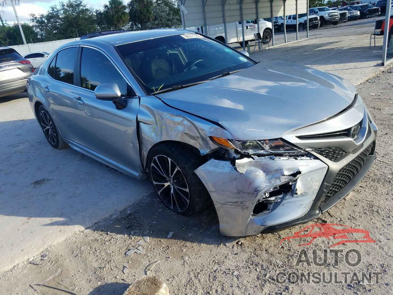 TOYOTA CAMRY 2018 - 4T1B11HK9JU062245