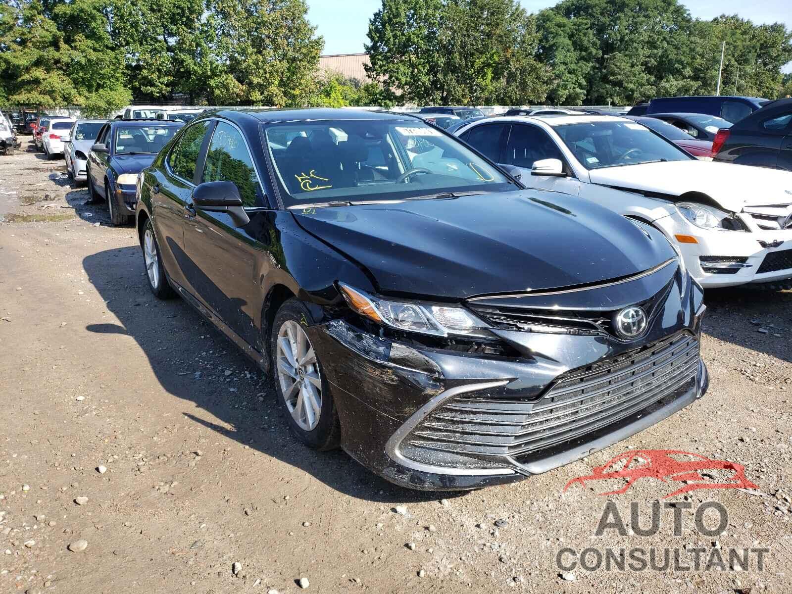 TOYOTA CAMRY 2021 - 4T1C11AK4MU420094