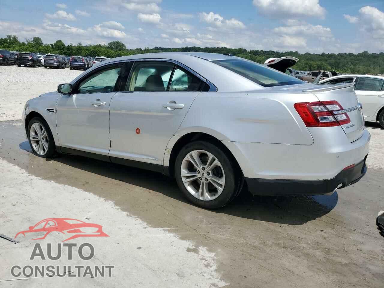 FORD TAURUS 2015 - 1FAHP2E83FG180007