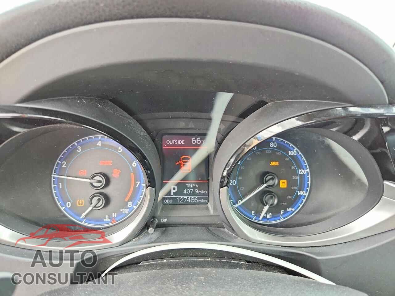 TOYOTA COROLLA 2015 - 2T1BURHE1FC350107