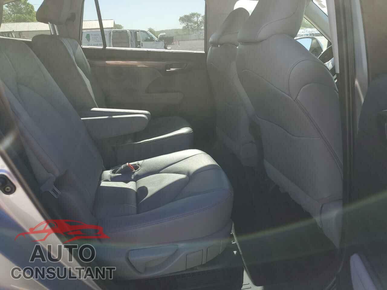 TOYOTA HIGHLANDER 2023 - 5TDEBRCH9PS123745