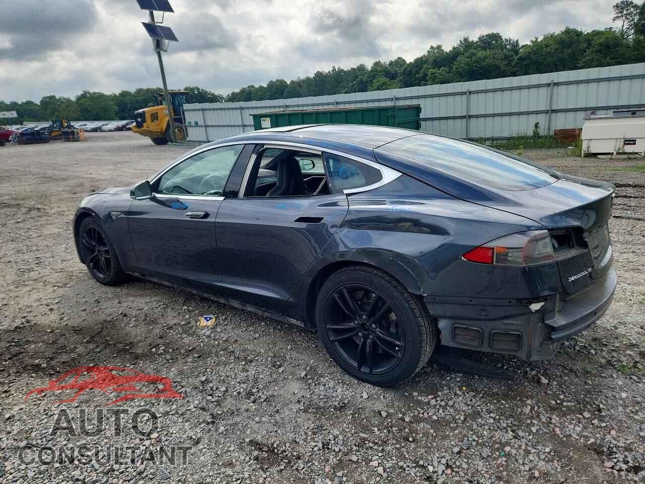 TESLA MODEL S 2015 - 5YJSA1E28FF111217
